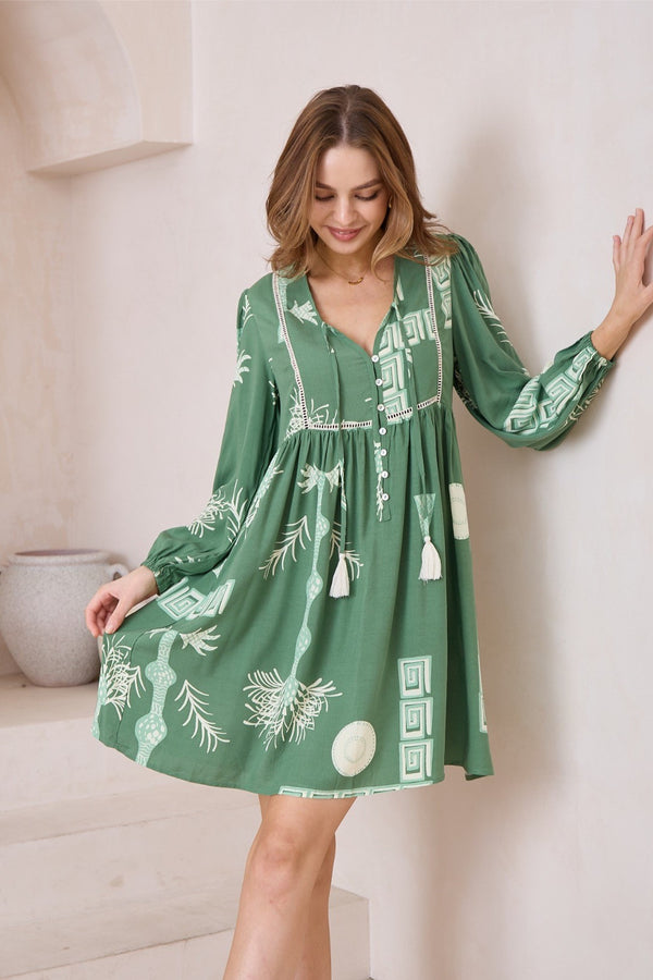 Green pattern sleeved dress