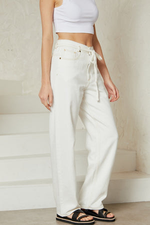 White denim pants