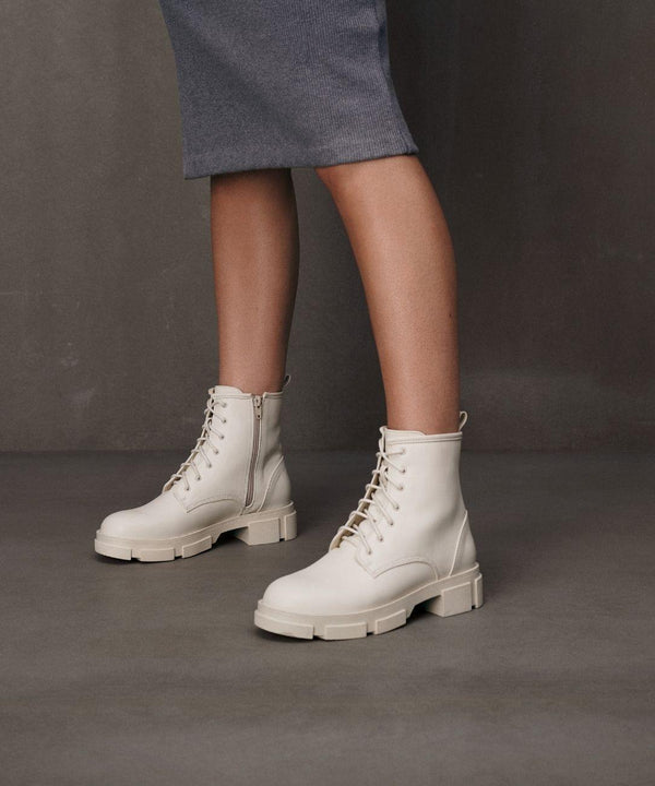 Nadia White boots